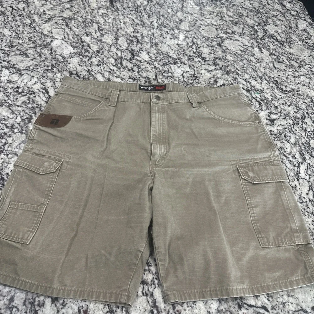 Wrangler Riggs Workwear Relaxed Fit Cargo Carpenter Shorts Men 42 Khaki
